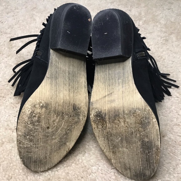 Minnetonka Bandera Studded Booties with Fringe - Picture 6 of 9